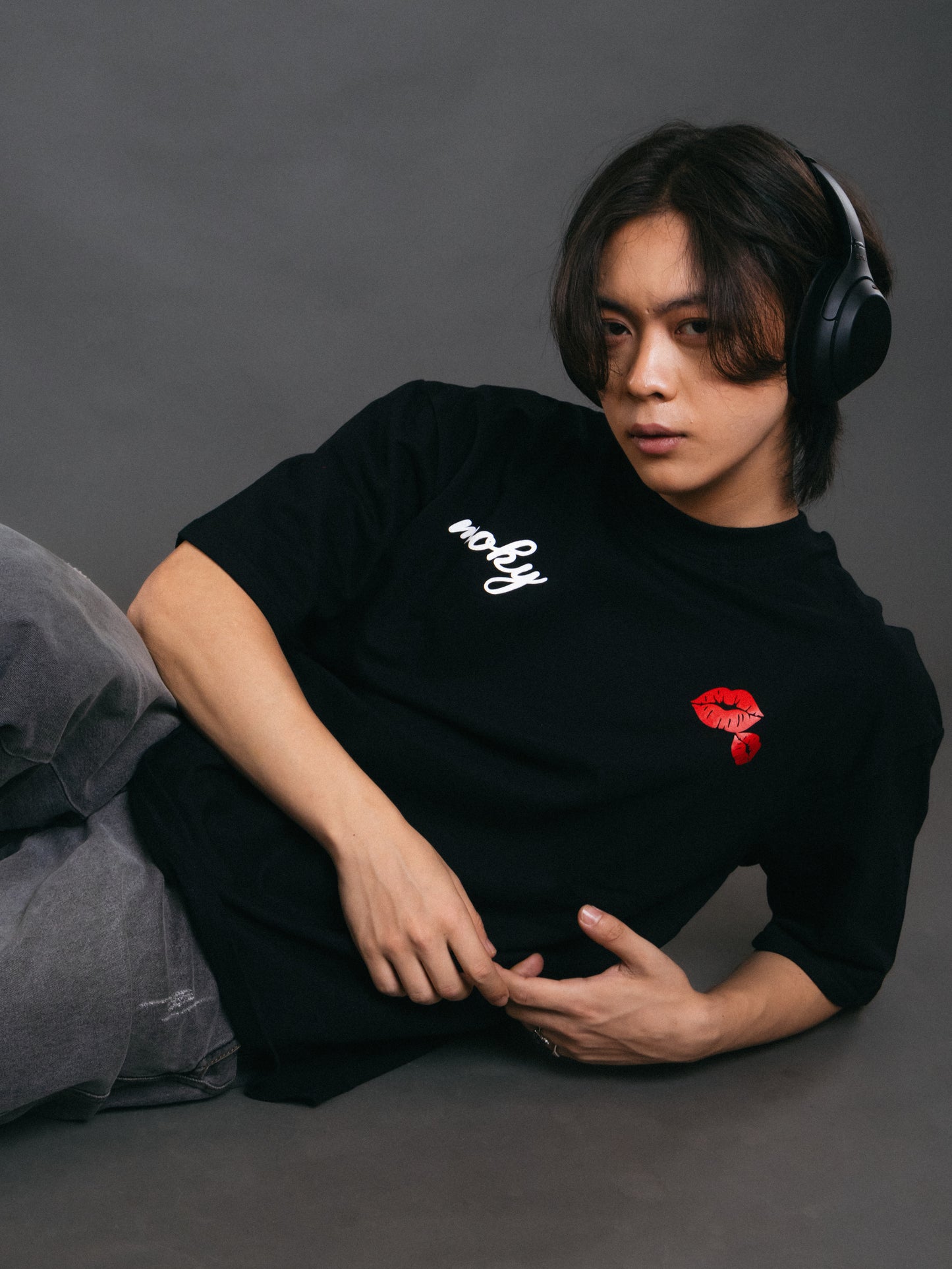 Phone Kiss Black T-shirt