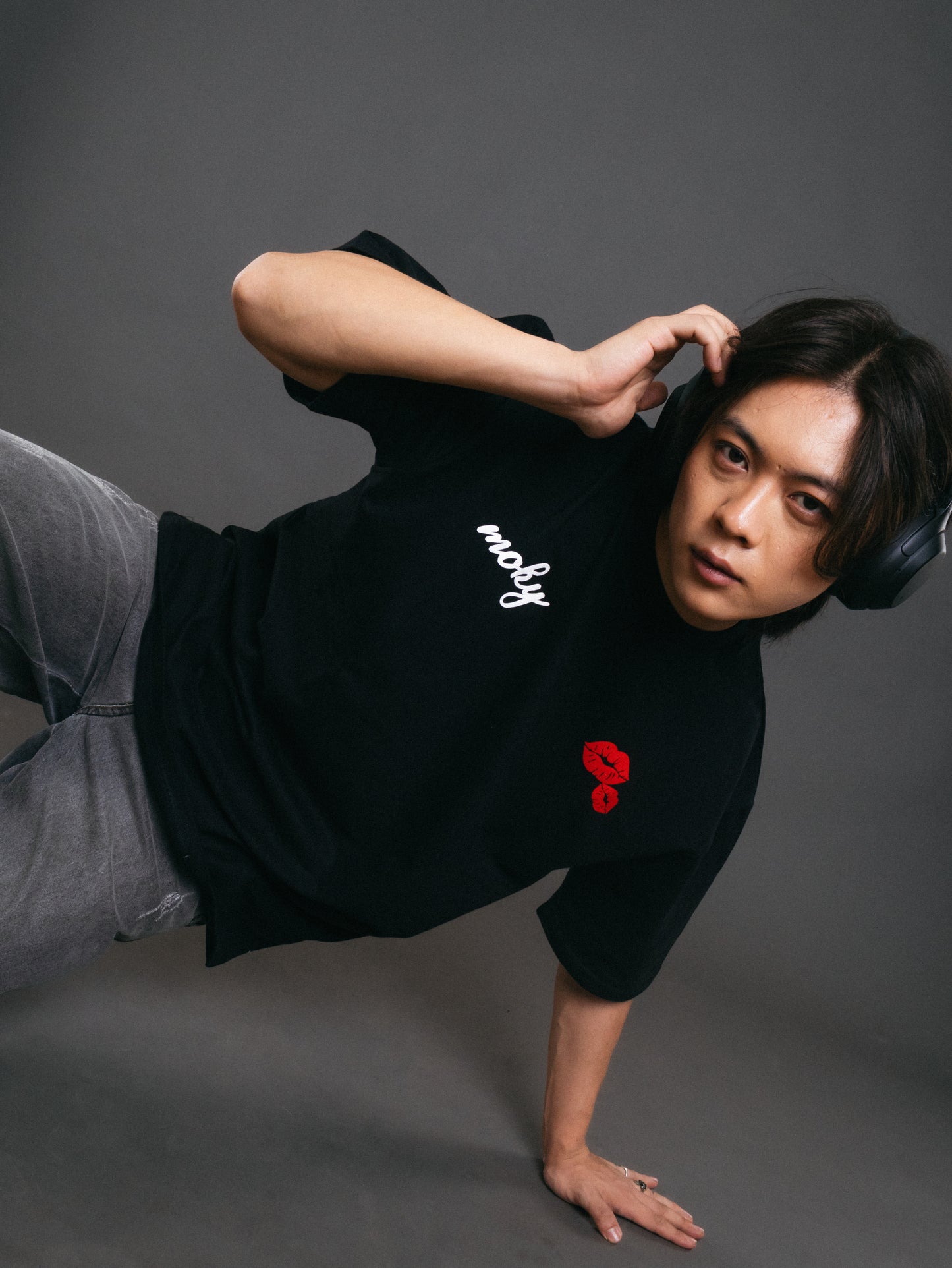Phone Kiss Black T-shirt