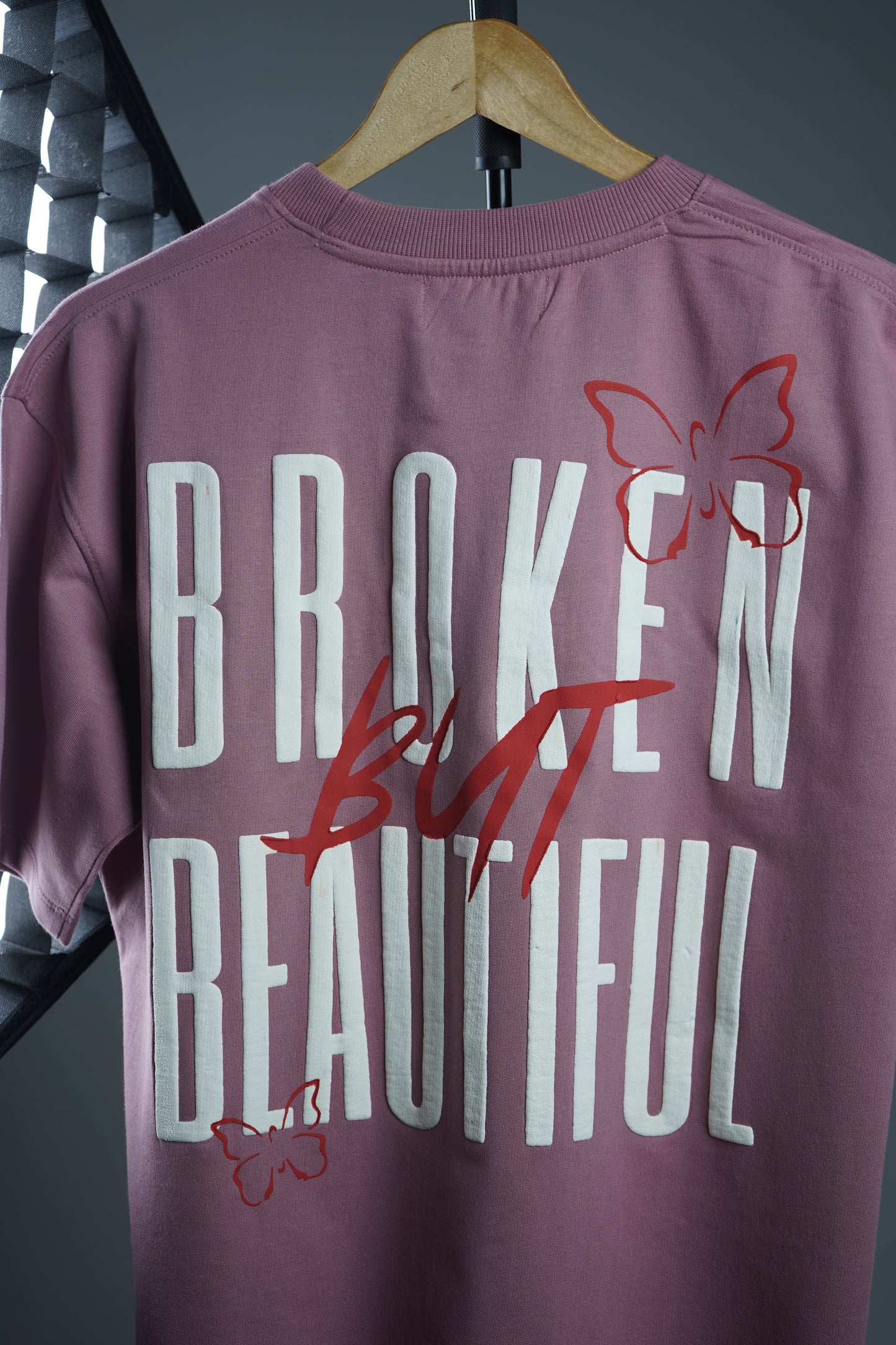 BROKEN ROSE RED T-SHIRT