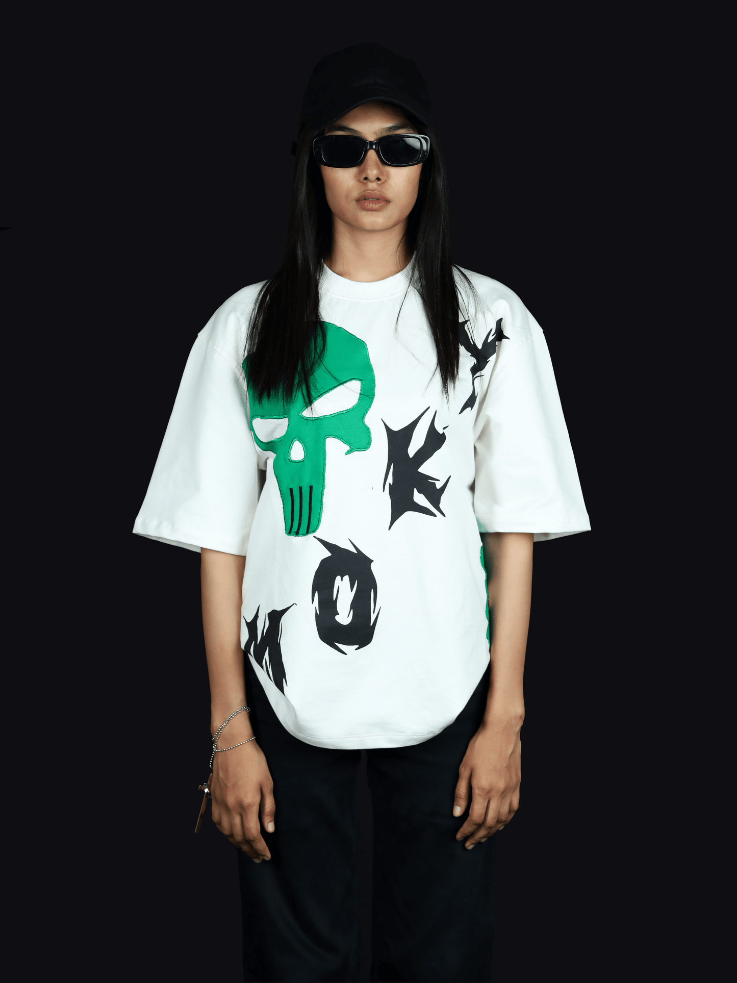 Skull Chaos: off-White & Green T-shirt