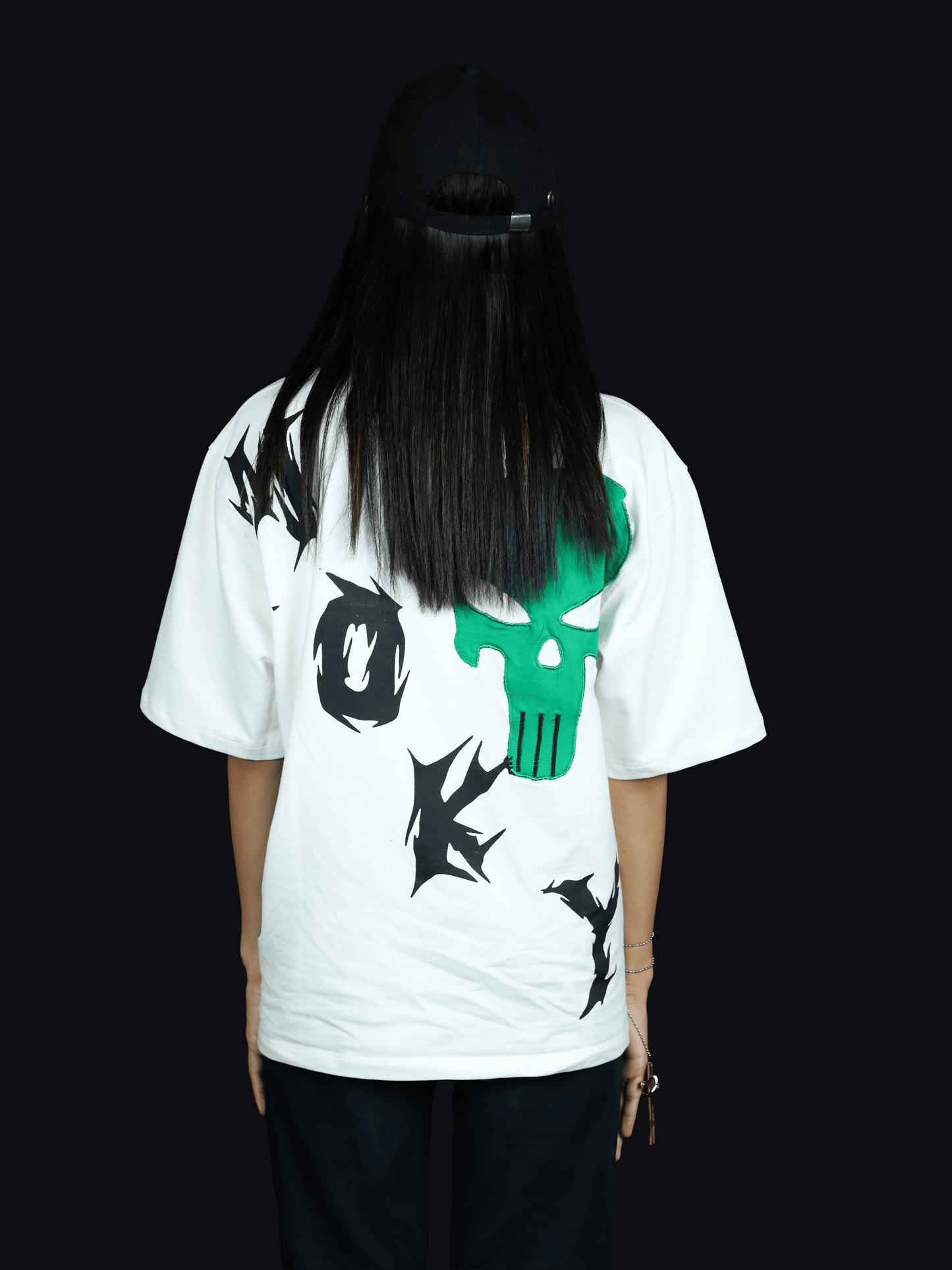 Skull Chaos: off-White & Green T-shirt